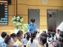 会同县第一幼儿园：上好开学安全第一课