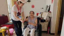 一碗免单馄饨开始的善意，粉店老板坚持14年守护困难老人｜26℃