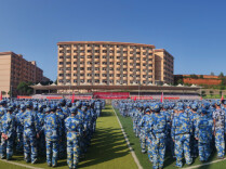 砺志军训启新程！湖南工商职业学院举行2026级新生开学典礼暨军训动员大会