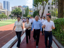 教师节前夕，沈晓明走访慰问教师代表