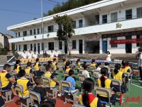 物资送暖 科普启智 雁峰区岳屏镇“情系乡村教育”活动为39名村小学生点亮童心
