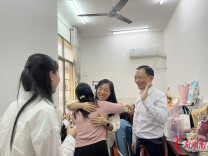 益阳市石码头小学：一个拥抱，温暖整个校园