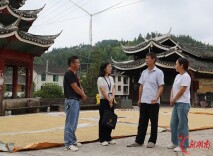 村寨一线听民声
