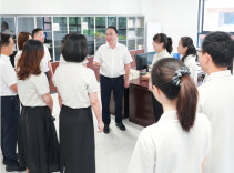 蔡锋开展教师节走访慰问