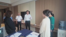 两个半小时接听14个信访电话 省第一生态环境保护督察组组长看望一线信访工作人员