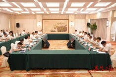 谢卫江与中南大学党委书记安实一行座谈