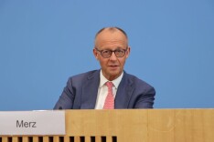 民调：近八成德国人认为默茨“不适合”当总