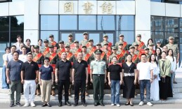 湖南应用技术学院欢送入伍新兵