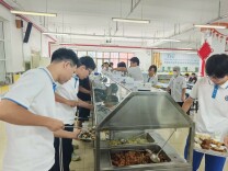 新学期，到北京中小学食堂去看看！陪餐监督让家长更安心