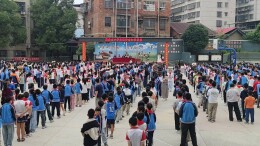 永州市冷水滩区菱角山小学开展2026年秋季开学法治副校长暨“政法五老”进校园活动