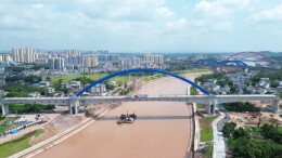 平陆运河通航，中交一公局承建全线跨度最大铁路桥：毫米刻度，一跨过江