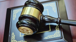 线缆断裂悬空绊倒路人，管理方被判赔14万元
