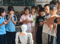 “流动少年宫”走进攸县 乡村学生乐享科技艺术课堂