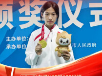 省运最猛“跨栏少女”！长沙高一女生一人拿下四枚金牌