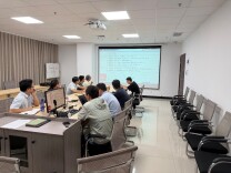 长沙民政职院电子信息工程学院桥隧装备关键技术研究中心赴中国铁建开展抚顺拼焊一体机技术研讨