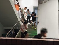南县新颜中学：深夜实战砺逃生本领
