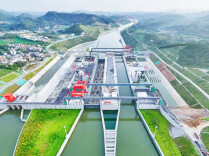 “世纪工程”平陆运河建成通航，中联重科定制化装备硬核护航