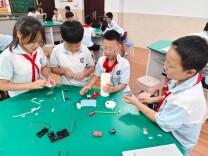 衡阳市南岳区万福小学科学实验课堂让 “做中学”落地生根