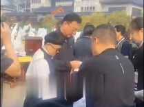 王宁、金龟子、李修平、徐俐，多名央视同事送别敬一丹