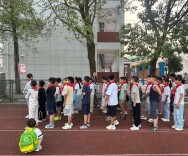 余先云：一腔热忱 守护成长
