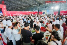 湘菜又一项纪录诞生！“全球百厨百椒炒肉”挑战大世界基尼斯纪录成功