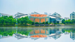 “不得报销烟酒、扑克牌”，这所大学新规为何上了热搜？