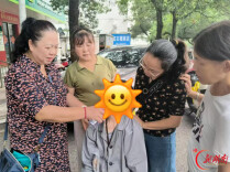 凡人善举显担当 志愿微光暖荷塘——荷塘区志愿者热心救助摔倒老人传递社会正能量