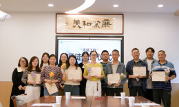 石门四完小：一纸协议一束花，青蓝结对暖意浓