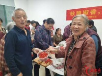 长沙金星北路社区：月满中秋情意浓，邻里同乐迎佳节