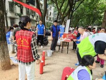 月满中秋聚邻里，阖家团圆庆佳节