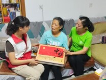 温情与节日同行，石子冲社区开展中秋慰问活动
