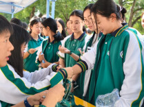 以心育心润桃李 向阳而行助成长