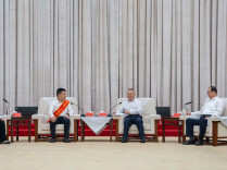 我省表彰第八届“人民满意的公务员”和“人民满意的公务员集体” 沈晓明毛伟明会见受表彰代表