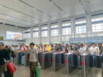 长株潭城际铁路中秋节期间发送32.29万人次