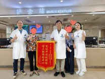 小结石拖出大险情！长沙医生微创手术挽救七旬危重老人