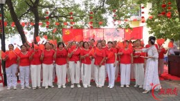 邻里欢聚庆华诞 居民联欢颂祖国