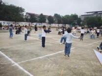 南县厂窖镇中心小学：“绳”采飞扬 我更健康