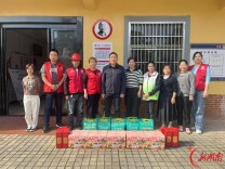 聚力共治七年路 志愿花开高塘岭