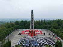 常德市举行烈士纪念日向人民英雄敬献花篮仪式