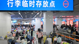 暖心“行李卸货站”国庆“营业”