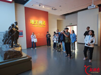 红色湘潭·礼赞国庆⑮‌丨国庆感悟长征精神！韶山这场展览迎来观展热潮