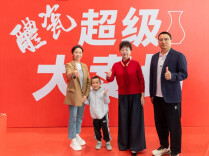 醴陵瓷博会奖品太大，他专门从浏阳叫车带回家！