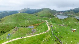 百吨南瓜装点！解锁仰天湖国庆限定浪漫