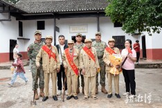 尊崇英雄 戎耀莲乡小分队持续慰问抗美援朝老兵