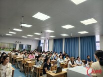 湘钢一中教育集团市十二中：数智赋能优课堂 以赛促研共成长