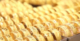 “金镯子断货”！水贝黄金，外国游客组团扫货