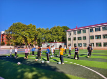 祁东县灵官镇中心小学开展足球特色兴趣班课后服务活动