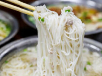 “切一刀”还是“一刀切”？——一碗米粉引发治理之问
