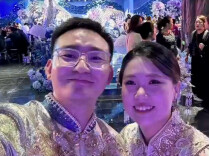 新婚夫妻用AI生成婚纱照，花费约3小时，被人看出来不觉得尴尬，新郎：跟金钱无关，两个人以后把日子过好这些都不是问题