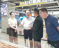 蔡锋调研商贸业发展工作